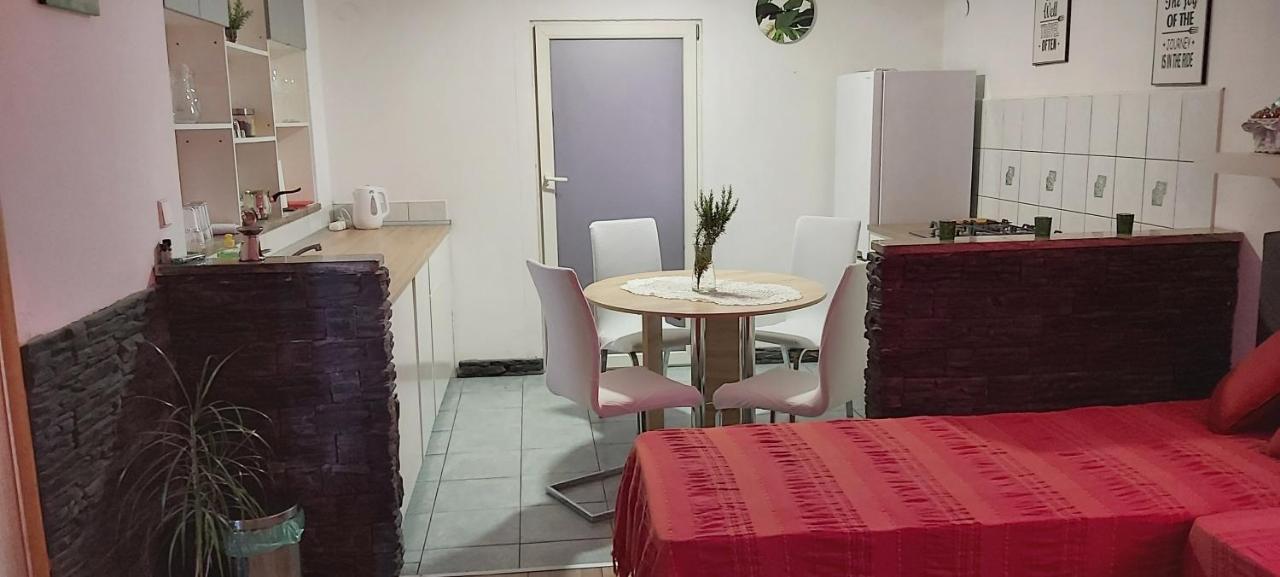 Kuca Sa Bazenom Sparta Holiday home Dugo Selo