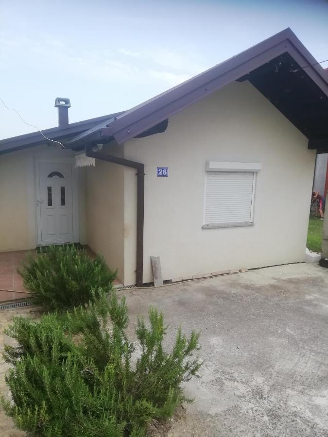 Kuca Sa Bazenom Sparta Dugo Selo