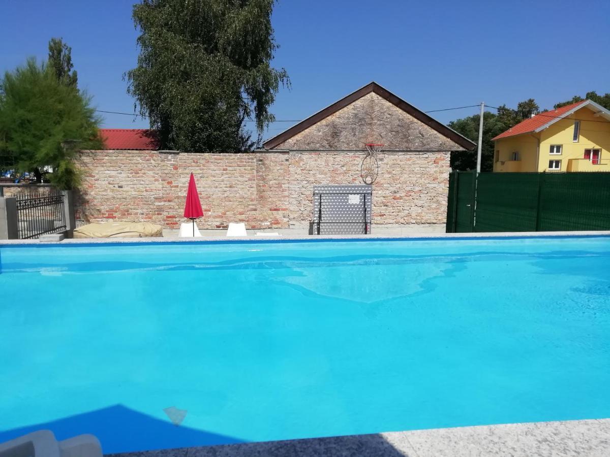 Kuca Sa Bazenom Sparta Holiday home